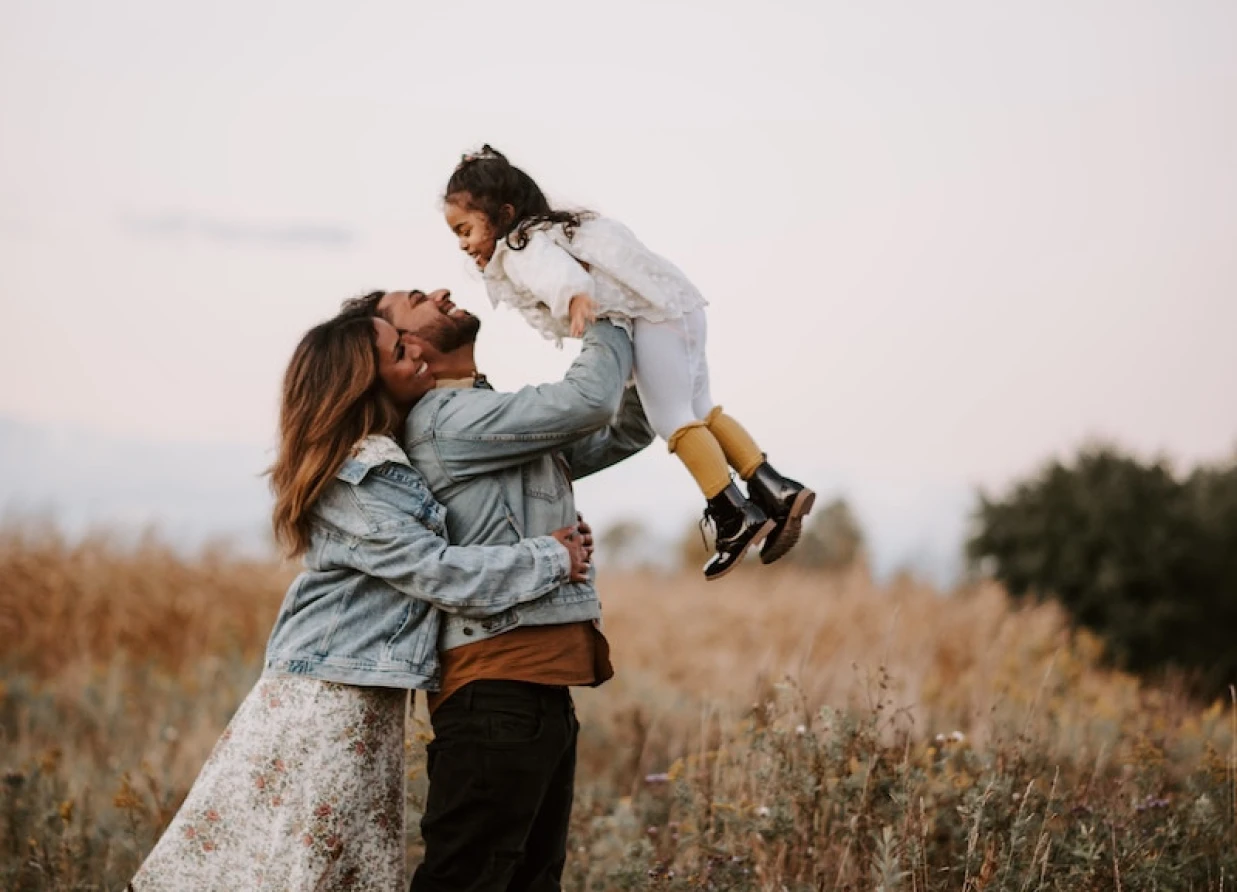 Strengthening Family Bounds: A Guide to Healthier Relationships at Home
